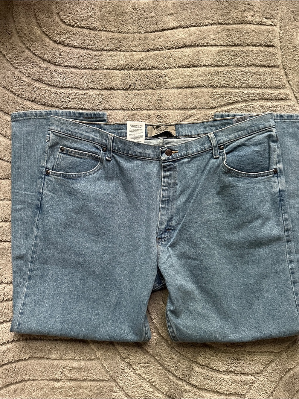 Wrangler Men's Light Blue Relaxed Fit Jeans